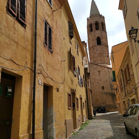 Casa Vacanza Il Campanile Альгеро Экстерьер фото