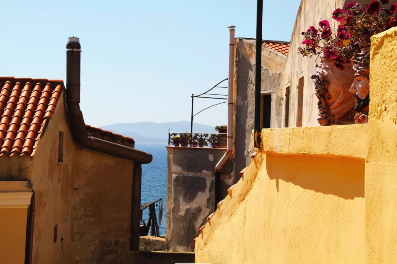 Casa Vacanza Il Campanile Альгеро Экстерьер фото